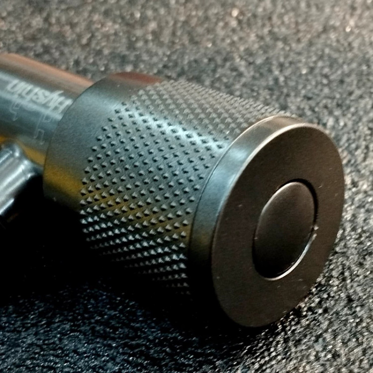 نمای نزدیک اهرم و بدنه استیل شیر پیسوار توالت SG-096