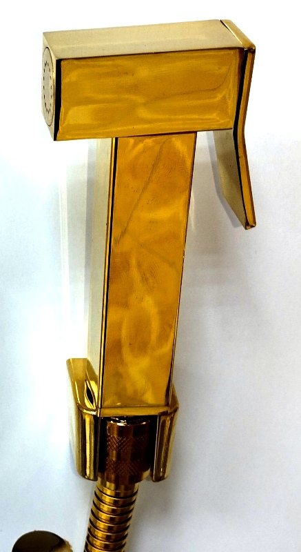 نصب 15 دقیقه‌ای بیده توالت فرنگی هوشمند برای بهداشت کامل.