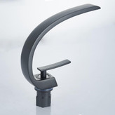 خرید شیر روشویی Hyshin HS-586 با مغزی سرامیکی و اهرم کنترلی مکعبی.