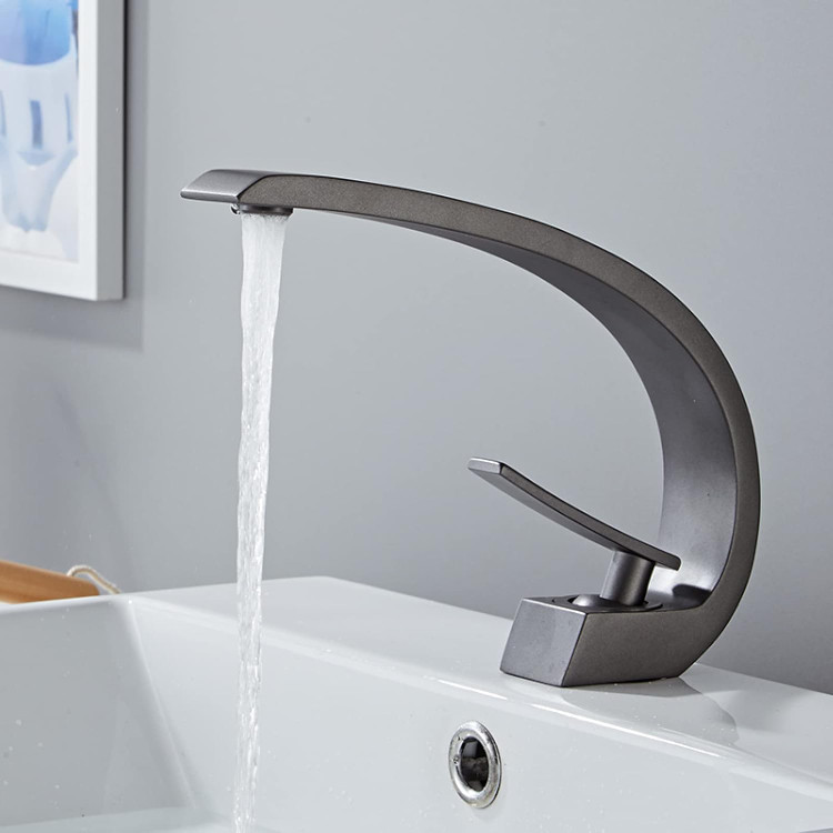 نصب آسان و شلنگهای باکیفیت شیر روشویی مدرن Hyshin.