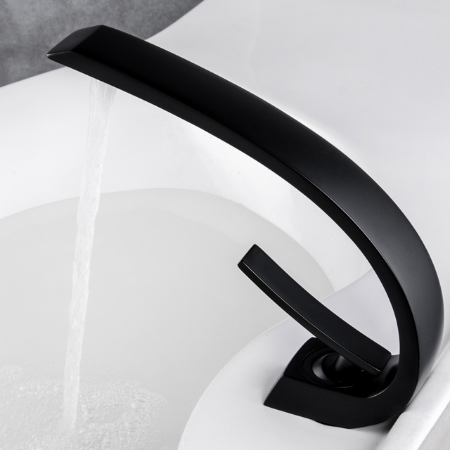 شیر روشویی Hyshin، انتخابی برای معماری‌های داخلی با دکوراسیون سرد و مدرن.