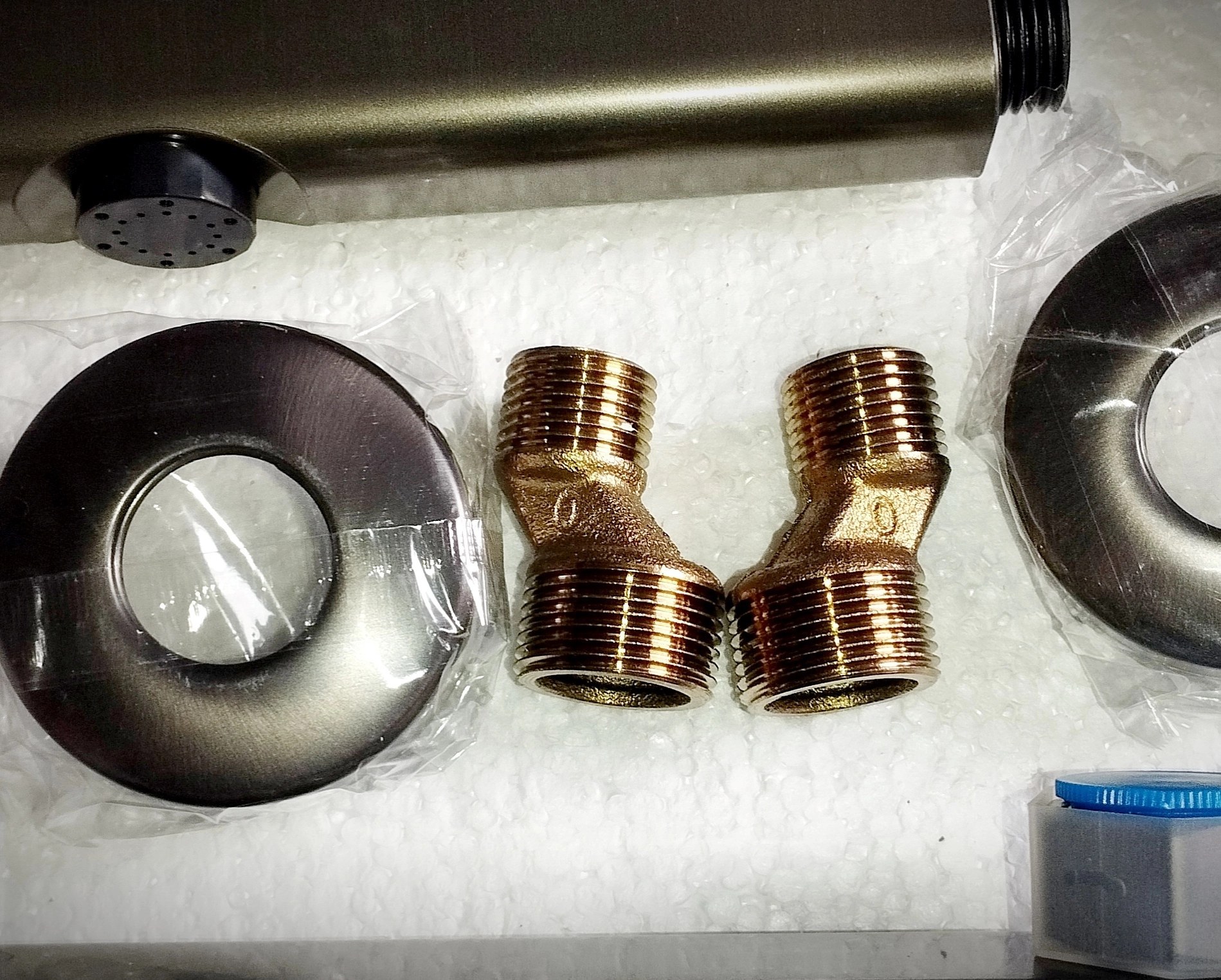 نمای نزدیک نمایشگر دیجیتال دمای آب دوش پیانویی DIGITAL-PIANO.