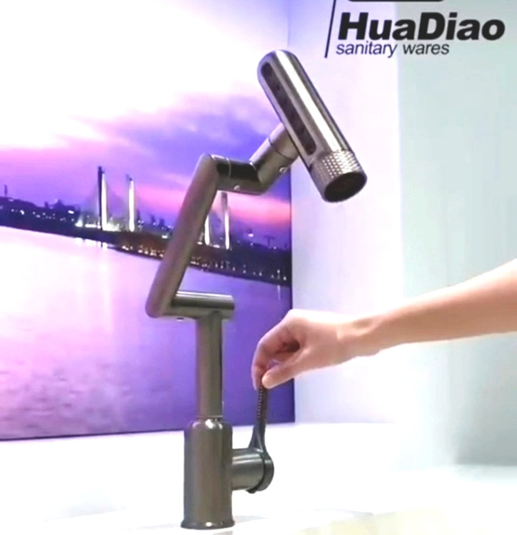 نمای نزدیک سری آبفشان با امکان تغییر 6 حالت پاشش آب.