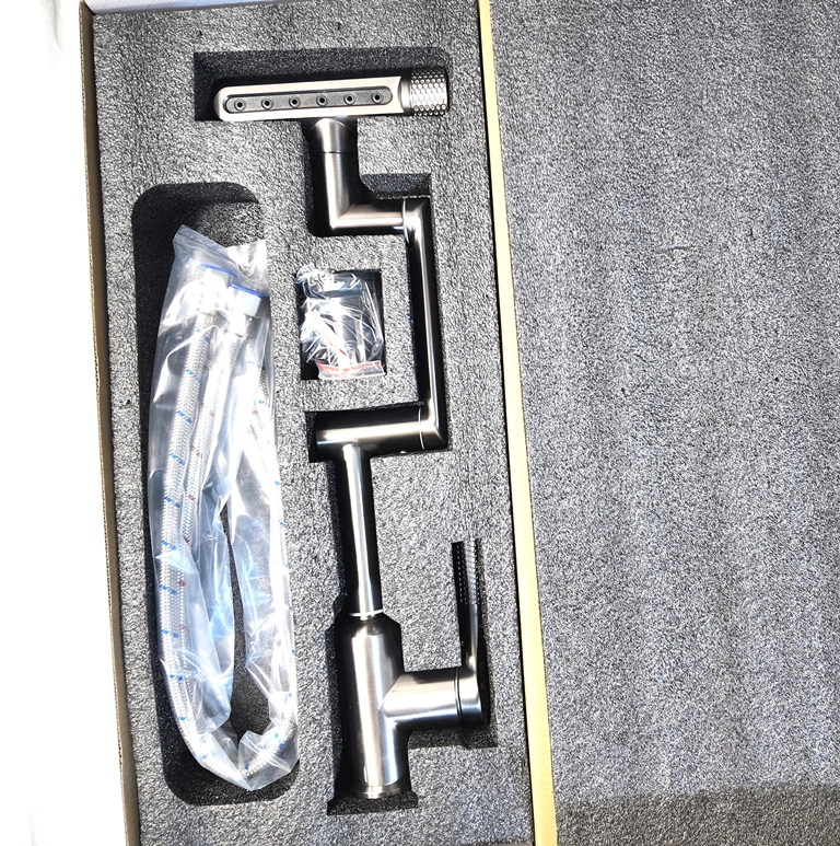 شیر روشویی 360 درجه Huadiao مدل AQUA-FLEX با سری قابل تنظیم و 6 حالت پاشش آب.