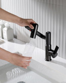 شیر چرخشی ساده با آب روان