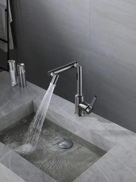 شیر روشویی بازویی در سینک روشویی