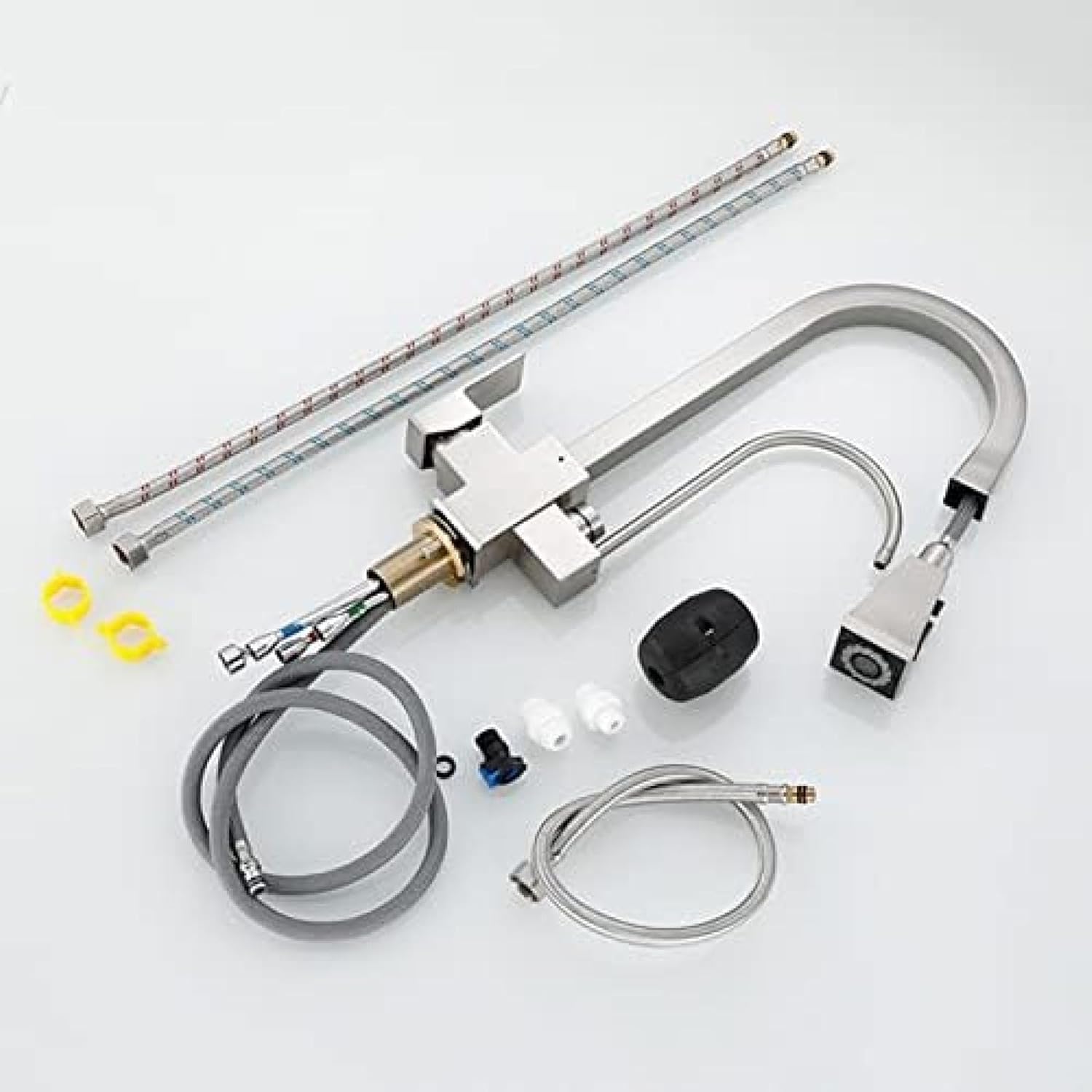 نمای برش‌خورده از کارتریج سرامیکی و مسیرهای مجزای آب در شیر دو کاره.