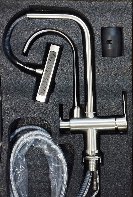 بستهبندی شیر ظرفشویی دومنظوره HuaDiao همراه با شلنگهای اتصال.