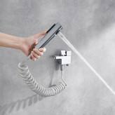 شیر شاتاف با فشار آب جت دار برای شستشوی بهینه.