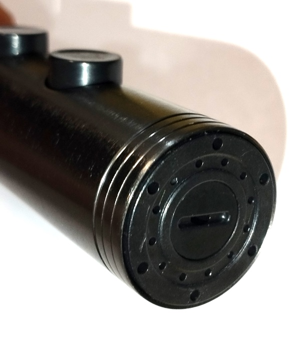 نمای نزدیک از دکمه‌های پیانویی (Piano Buttons) برای کنترل جریان و حالت پاشش.