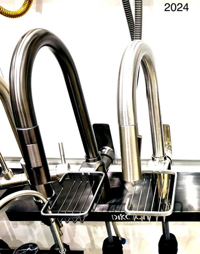 شیر ظرفشویی شاوری هوادیو با محفظه جااسکاجی متصل به بدنه.