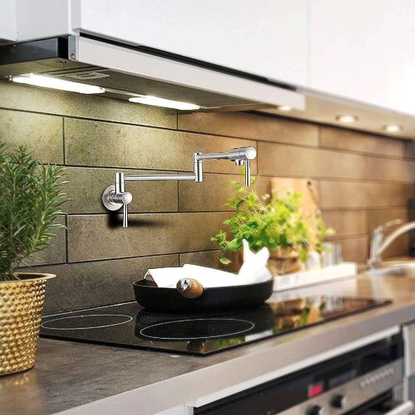 نصب دیوارکوب شیر روگازی هوادیائو در یک آشپزخانه مدرن.