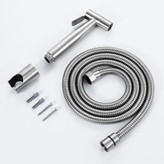 کیت کامل شاتاف توالت فرنگی Y023 شامل نازل، شلنگ و پایه دیواری.