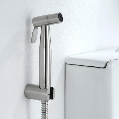 نصب پایه دیواری شاتاف Y023 در کنار توالت فرنگی.