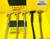 کیت کامل شاتاف توالت فرنگی Y023 شامل نازل، شلنگ و پایه دیواری.