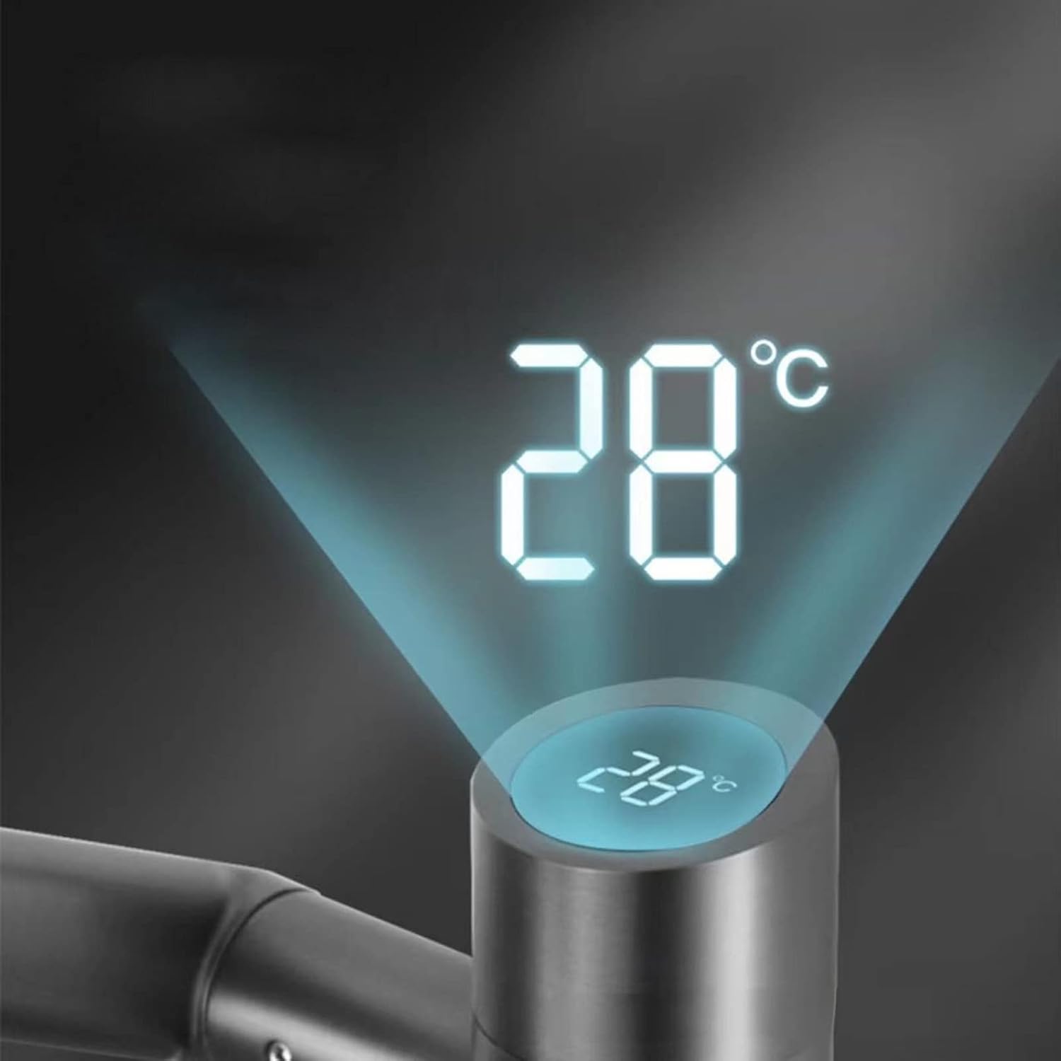 نمایشگر LED دیجیتال شیر روشویی هوشمند که دمای آب را با دقت بالا نشان می‌دهد.