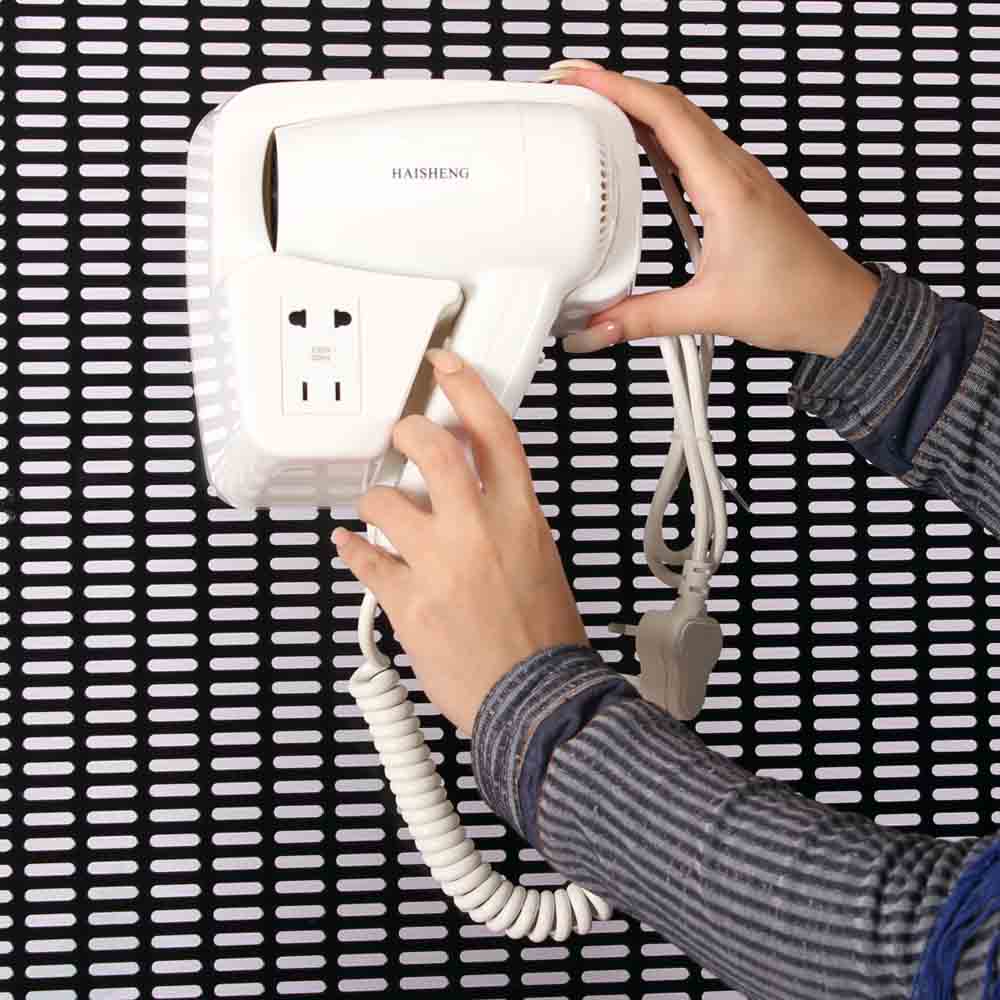 سشوار دیواری هتلی لاکچری LuxoPro نصب شده در حمام مدرن