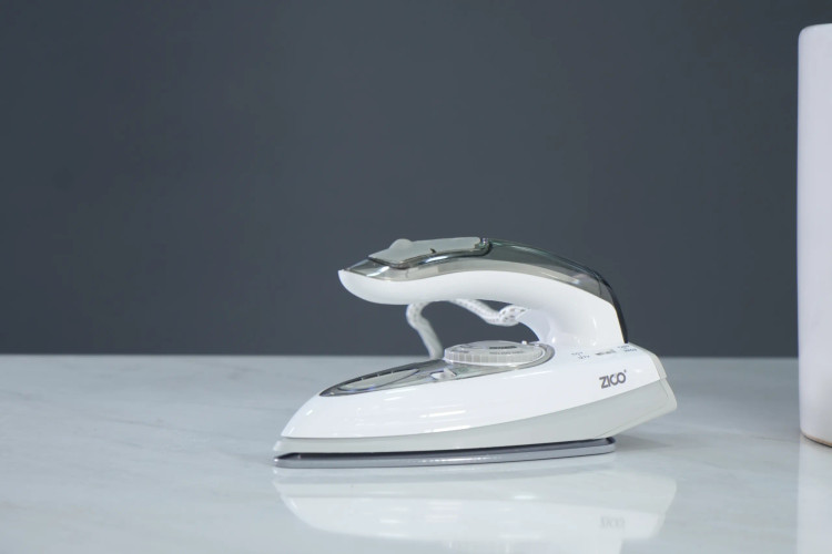 کفی نانو سرامیک آنتی باکتریال اتو بخار مسافرتی زیکو