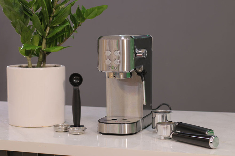 پمپ اولکا ایتالیا در قطعات داخلی قهوه ساز زیکو ZC-6065