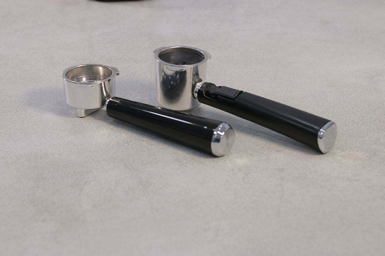 تهیه همزمان دو فنجان قهوه با توان 13501350 وات