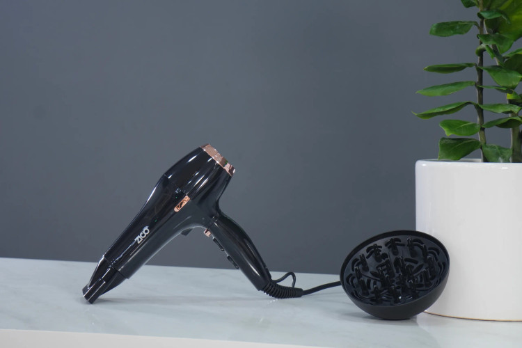 سشوار آیونیک سالنی